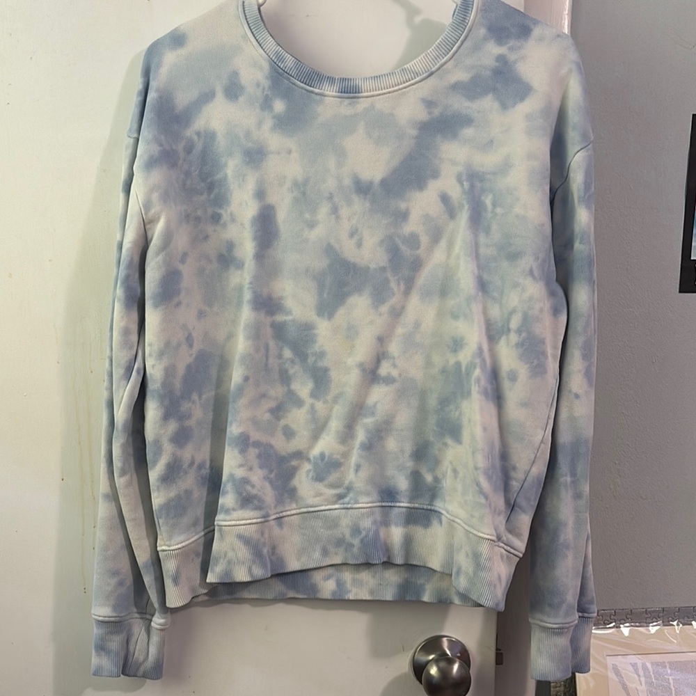 Time and Tru Blue Tie-Dye Crew Neck Sweater